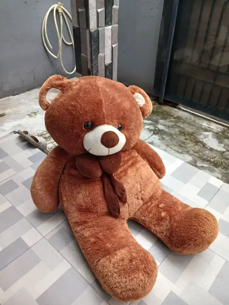 Boneka Beruang Besar