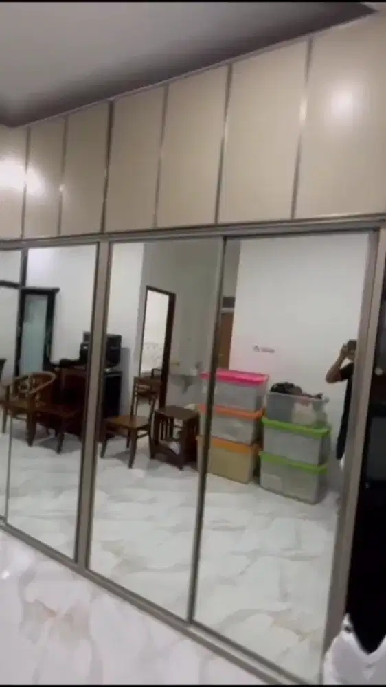 Lemari pakaian aluminium custom tahan rayap dan lembab