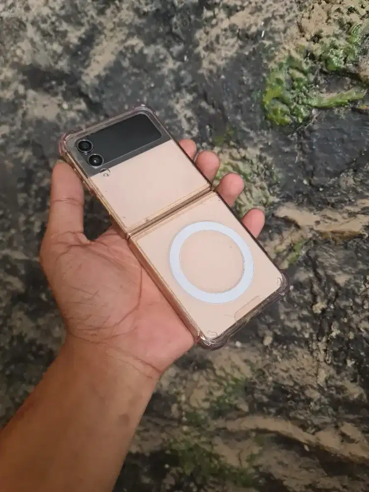 Samsung Galaxy Z flip 4 8/256gb minus layak pake