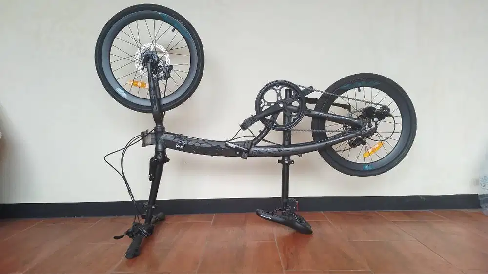 Sepeda lipat ecosmo 8 venom edition