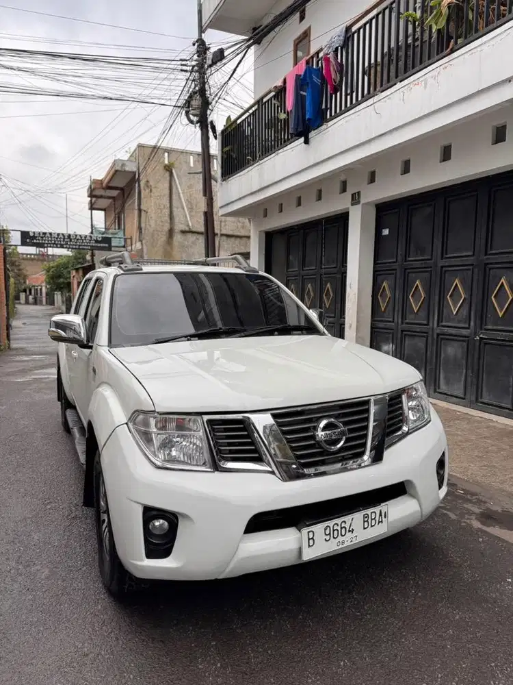 Nissan navara sport version 2012 istimewa siap pake
