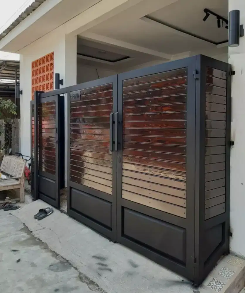 Pagar dorong mini malais