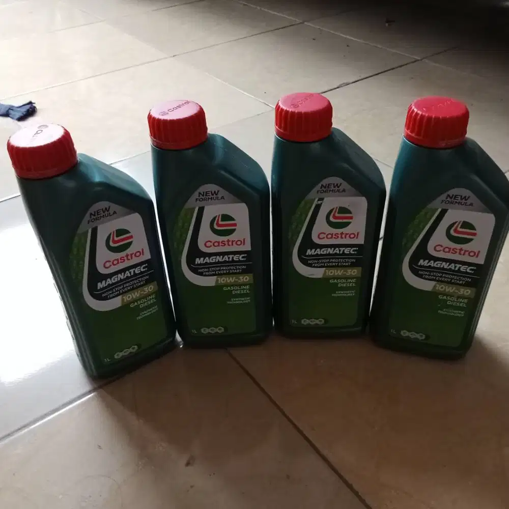 Oli mobil Castrol Magnatec