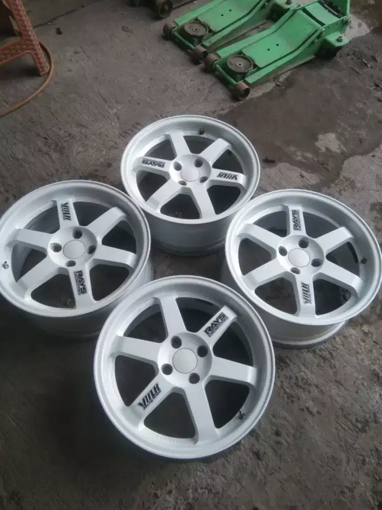 Volk rays te37 R16×7jj et 35(4×100) velg only
