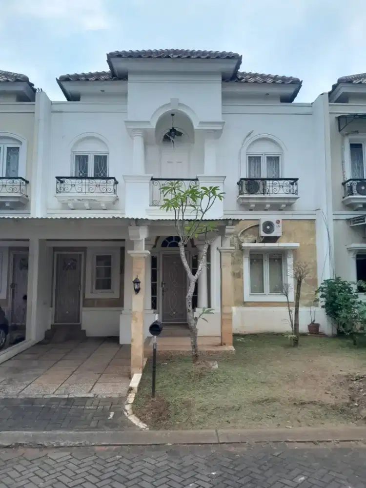 Di sewakan rumah siap huni cluster favorit. Raffles Hills Cibubur.