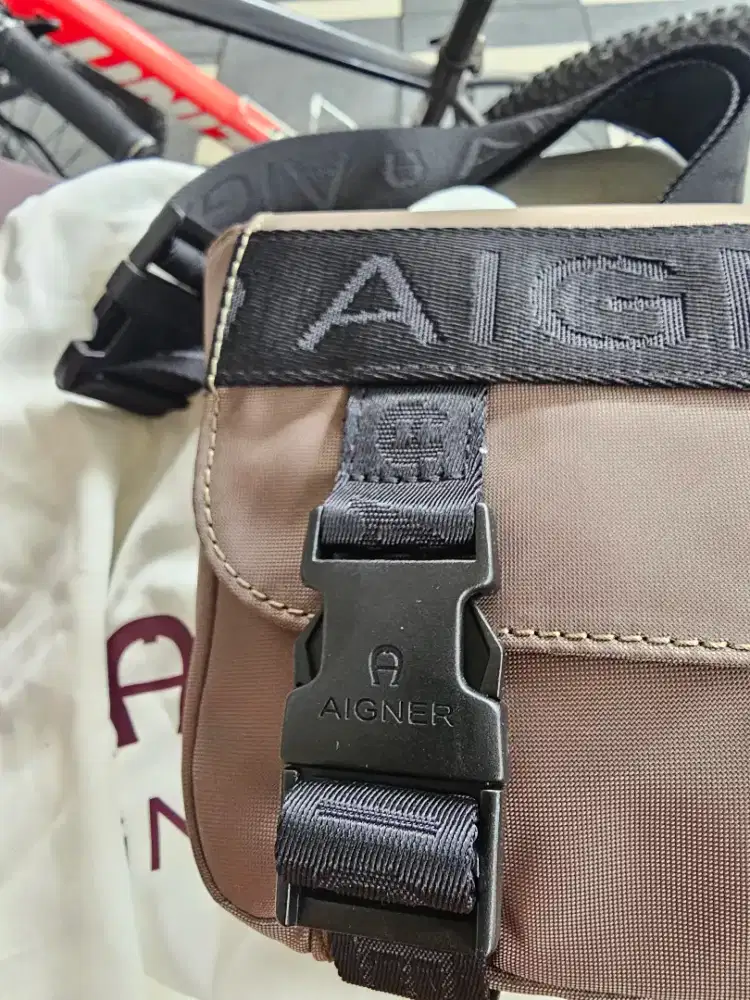 Tas aigner laki2 sling, cross body