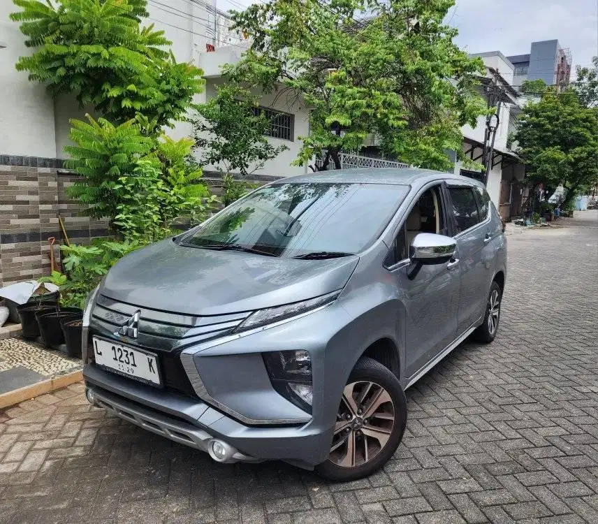 Mitsubishi Xpander Ultimate 2019 Matic Abu-abu