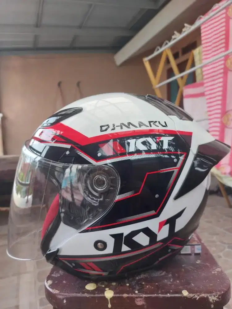 Helm KYT DJ Maru