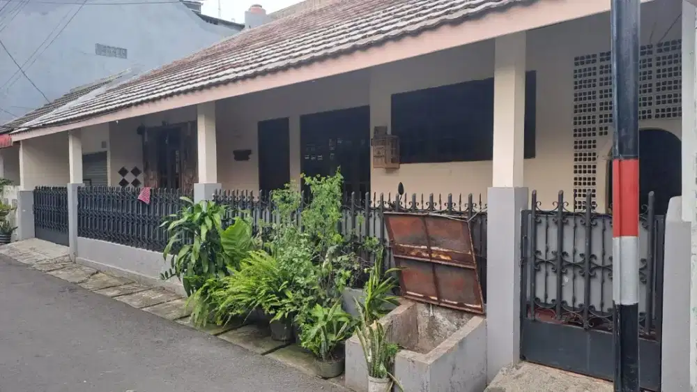 Investasi Terbaik di Jakarta Timur! Rumah Impian Keluarga. Akses Mudah