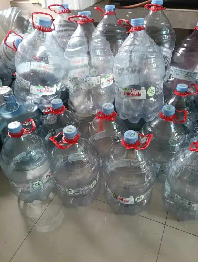 Dijual galon Le Minerale kosong