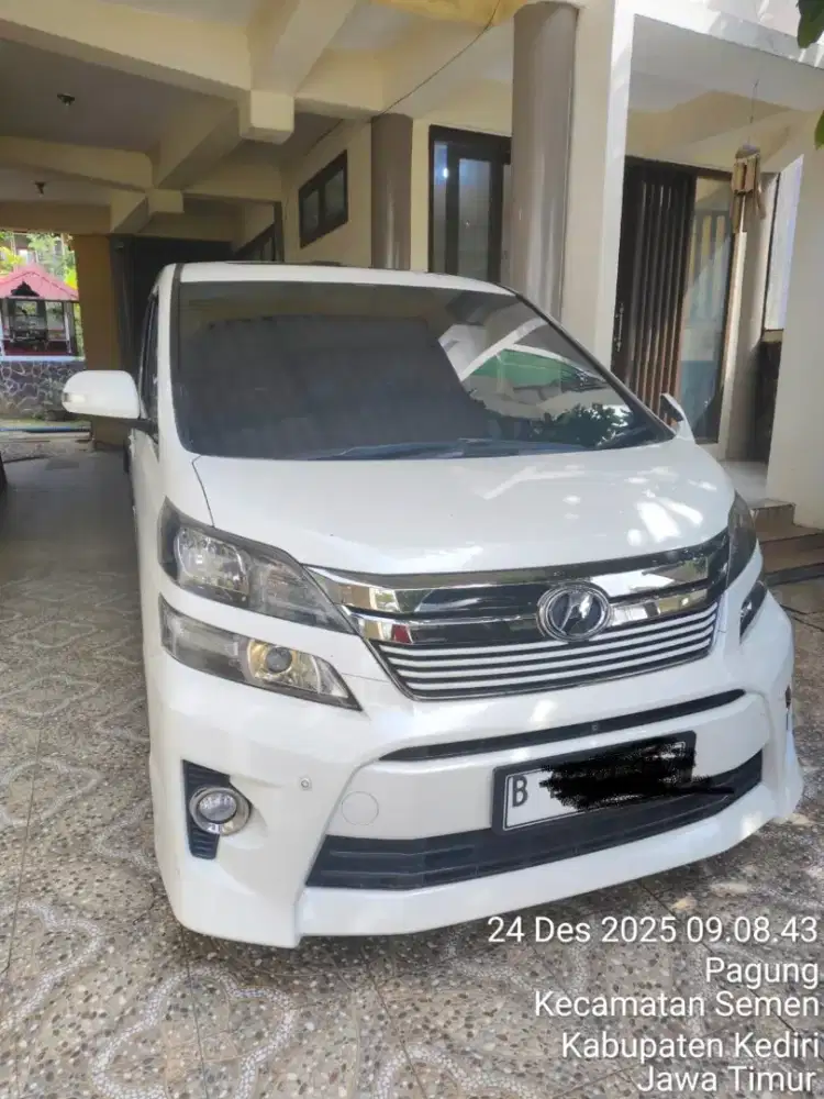 Toyota Vellfire Z 2.4 AT
Tahun 2015