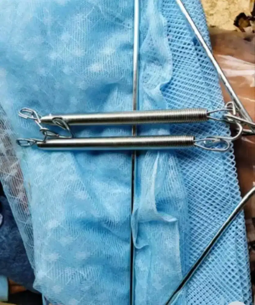 Gratis Ayunan gantung bayi warna biru