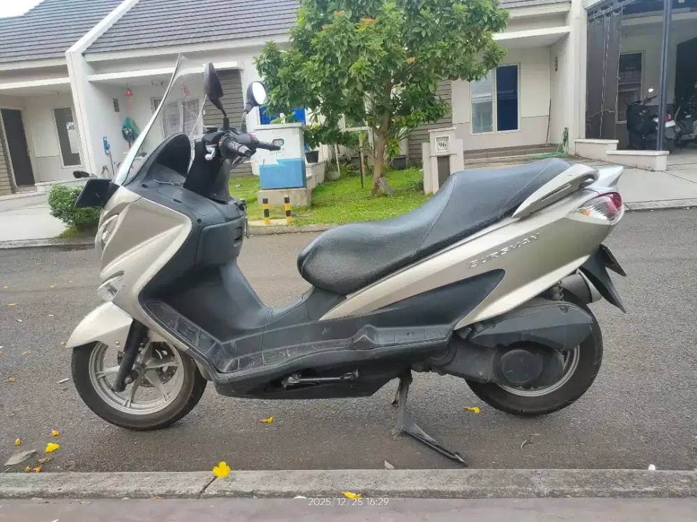Suzuki Burgman 200 cc