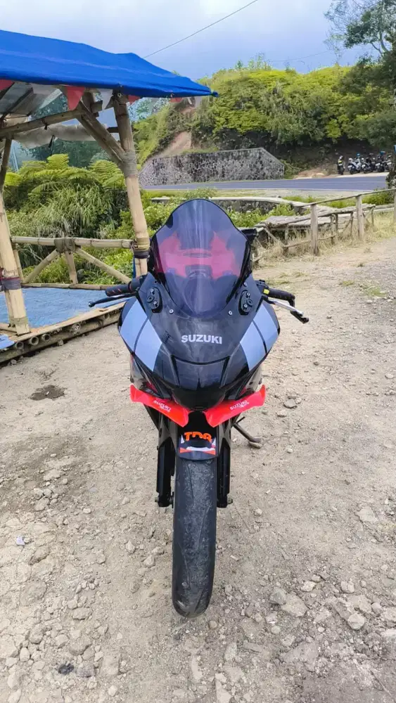 SUZUKI GSX 150 R