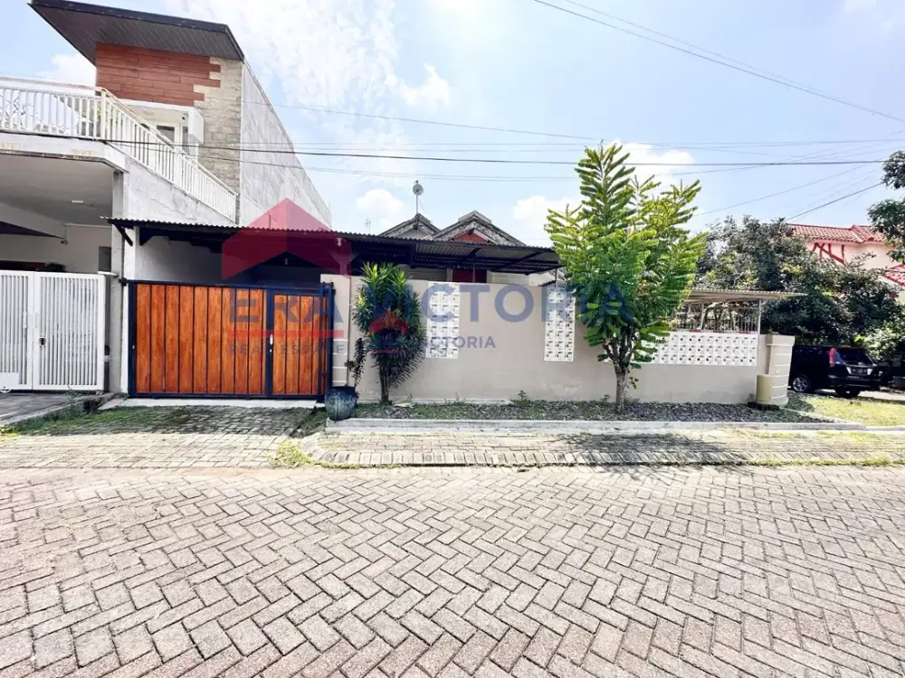 Rumah Jua Kondisi Terawat di Araya Cocok untuk Hunian Keluarga