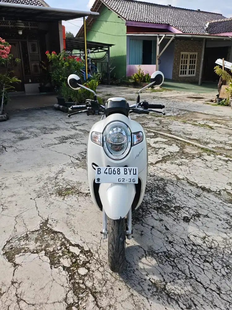 Honda scoopy 2020 putih