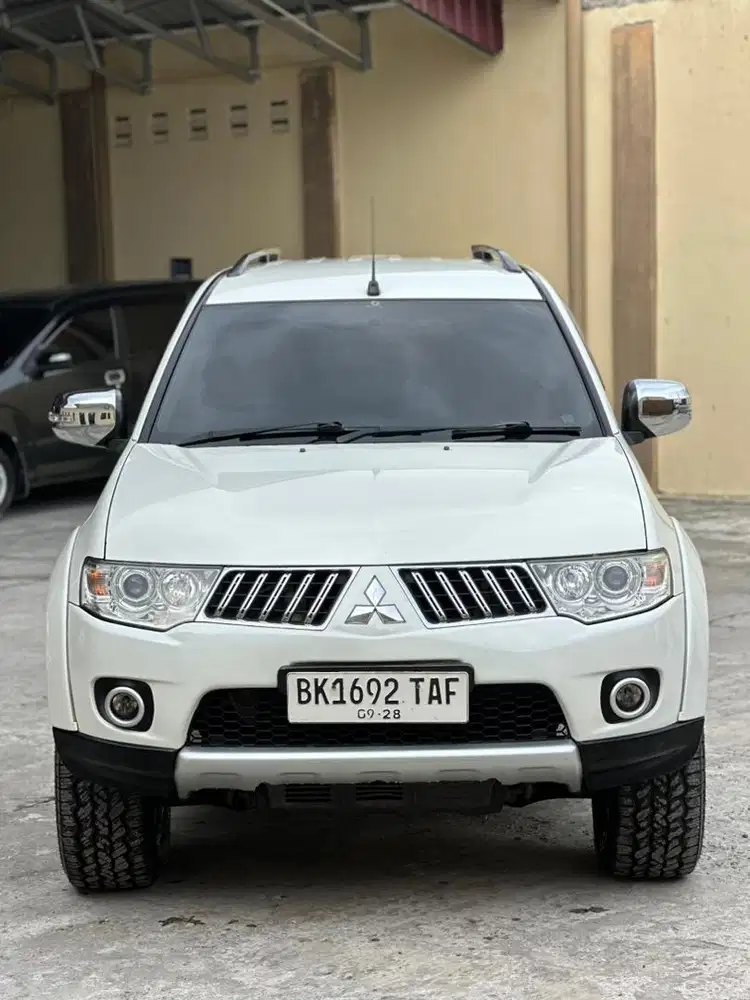 Mitsubishi pajero exceed 4x2 at matic 2011