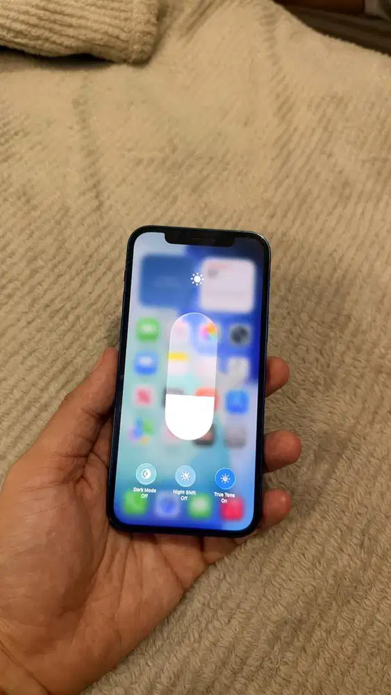 Dijual Iphone 12 Blue 128GB Terdaftar Hp charger