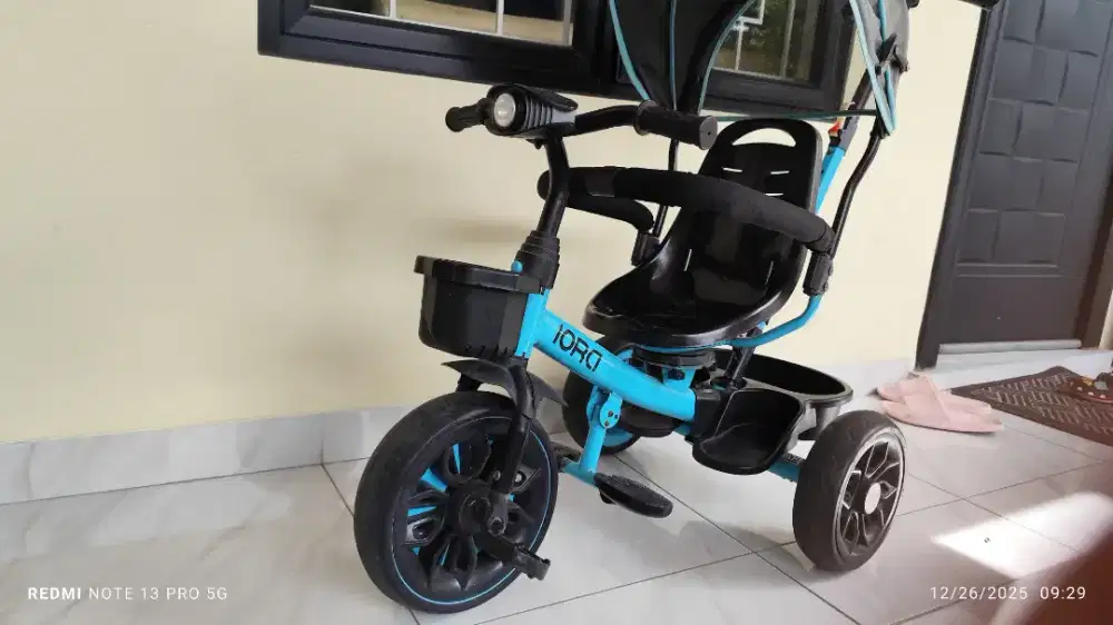 Sepeda Dorong Tiga Roda merk Iora