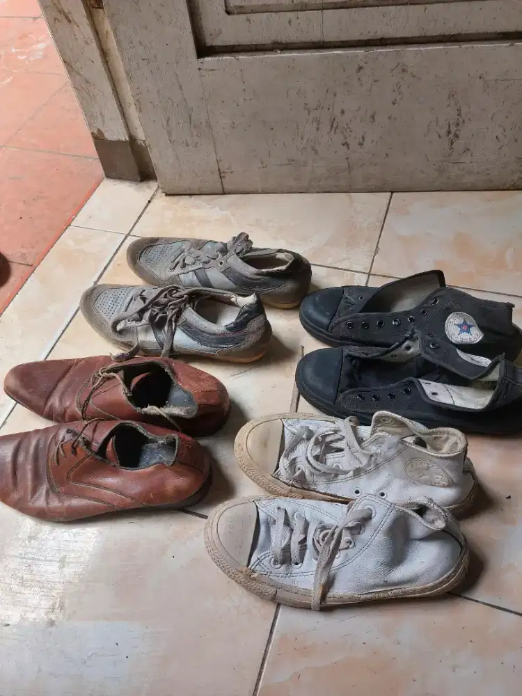 Borongan sepatu 4 pasang