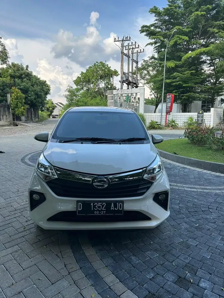 daihatsu sigra type R MT ( tyoe manual tertinggi ) th 2022