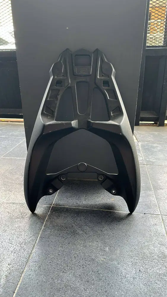 BRACKET BOX TOP CASE YAMAHA NMAX