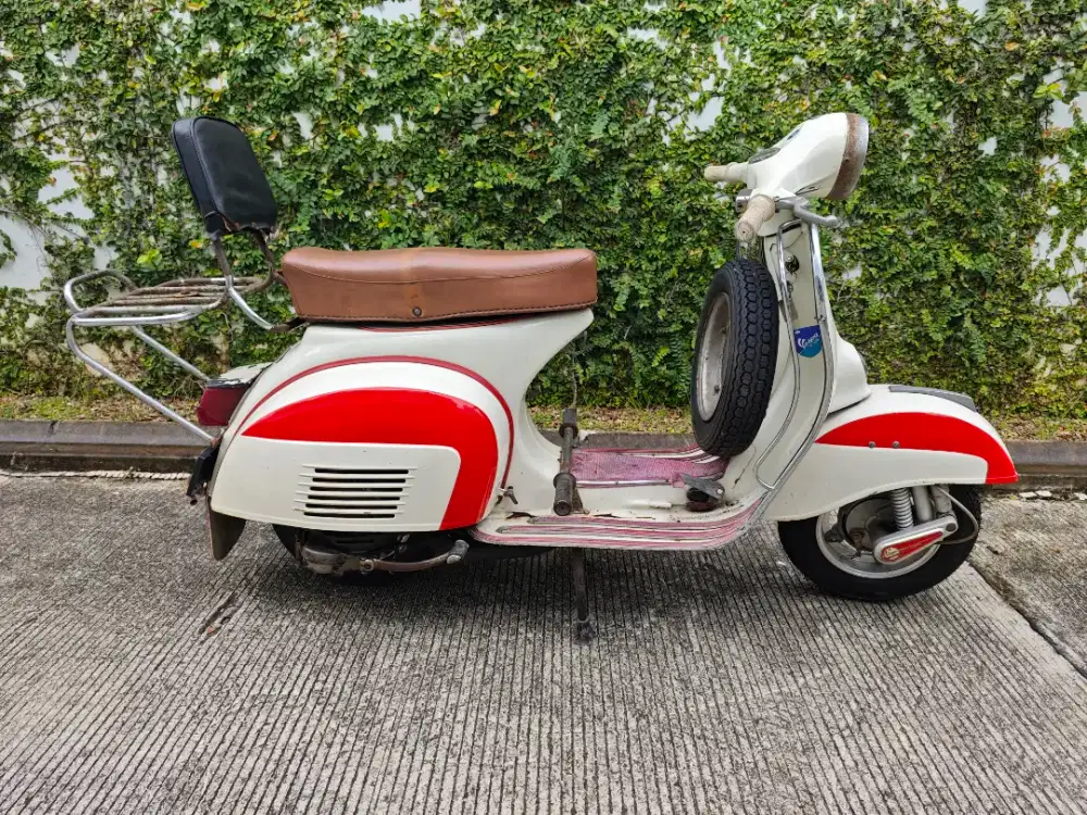 Vespa Sprint Veloce 150cc thn 1975