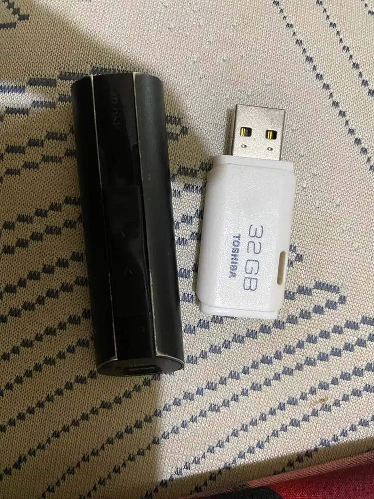 USB High Speed 128 + 32 GB