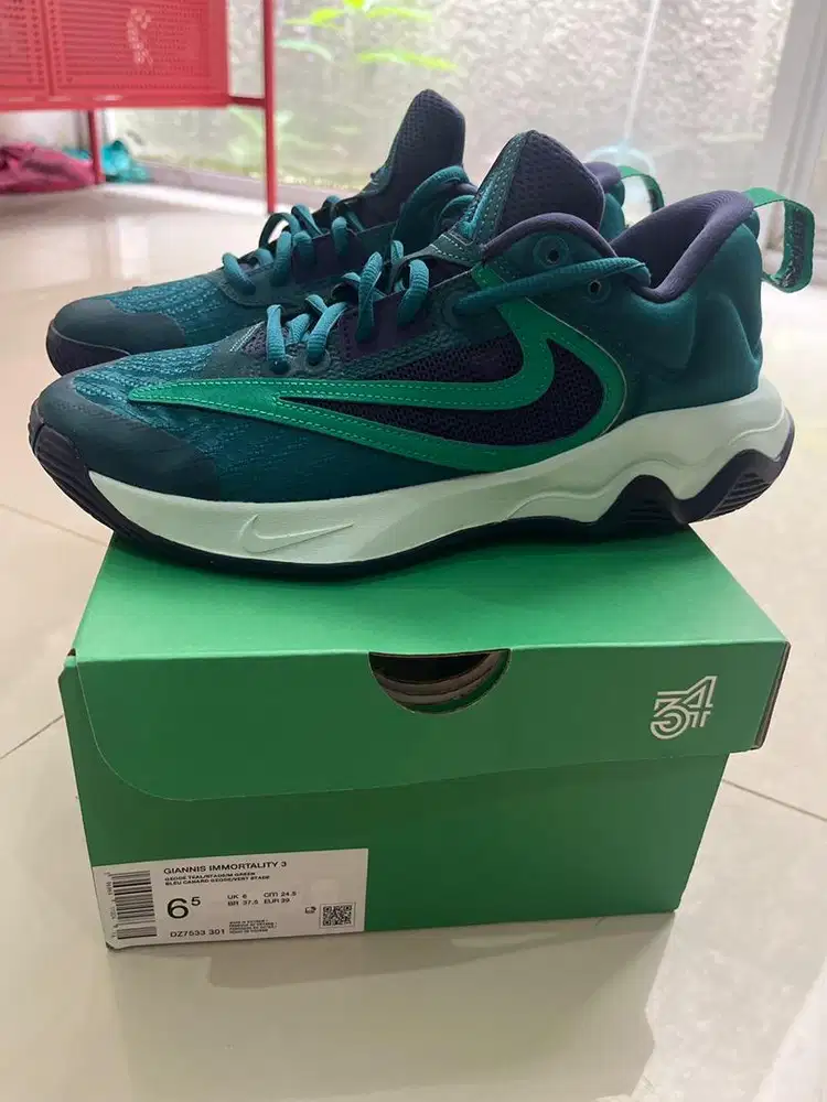 Sepatu basket Anak Nike Giannis