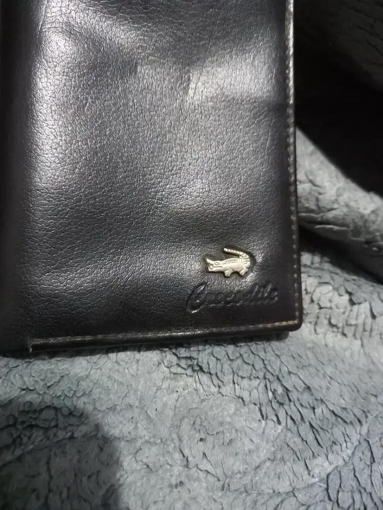 Dompet crocodile,masih bagus permukaan luar dalam mulus,kondisi 98%