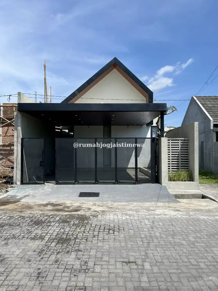 Rumah Baru Full Furniture Dengan Tanah Luas di Purwomartani