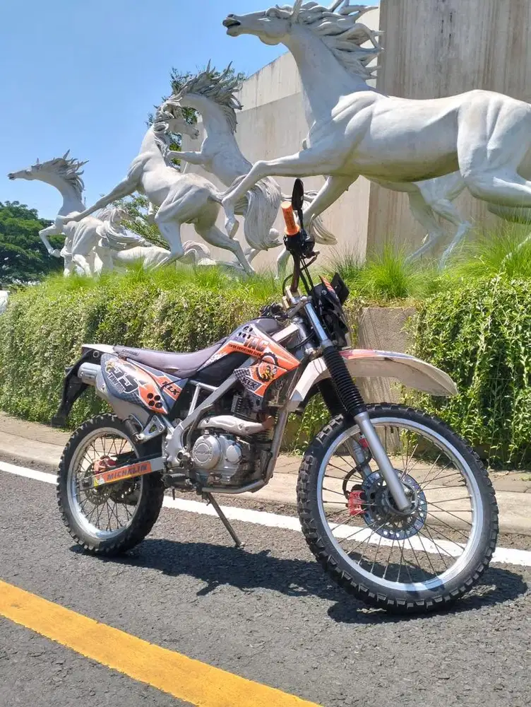 KAWASAKI KLX 150