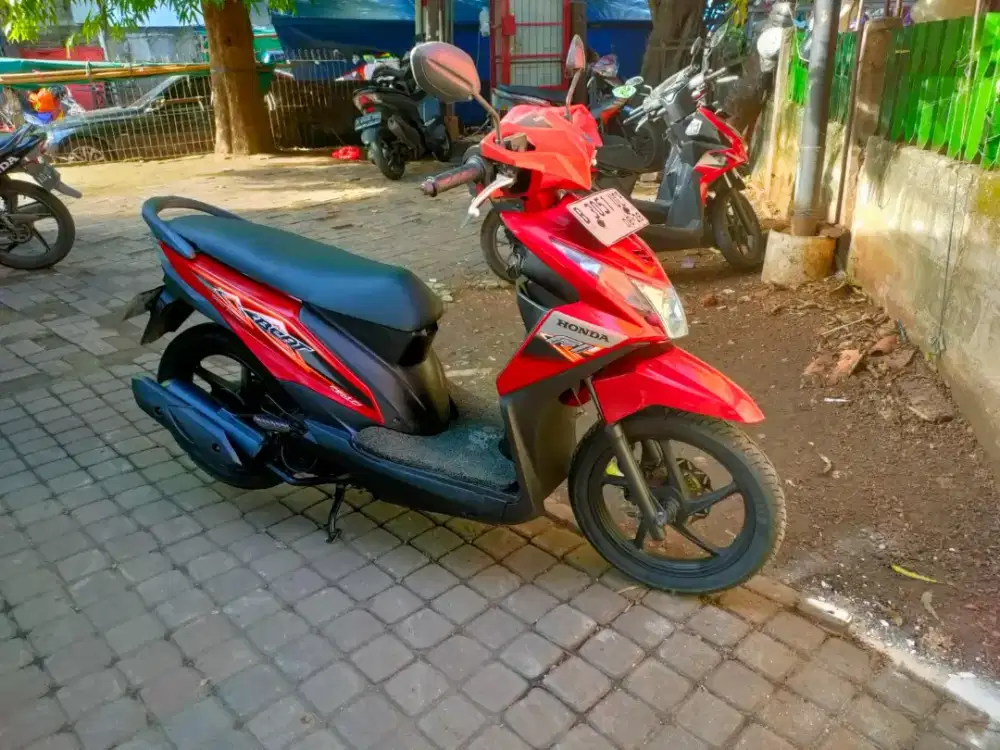 Honda Beat 110cc PGM-FI Tahun 2013