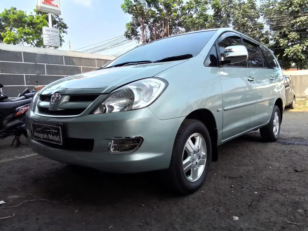 Toyota Kijang Innova 
2.0 Manual