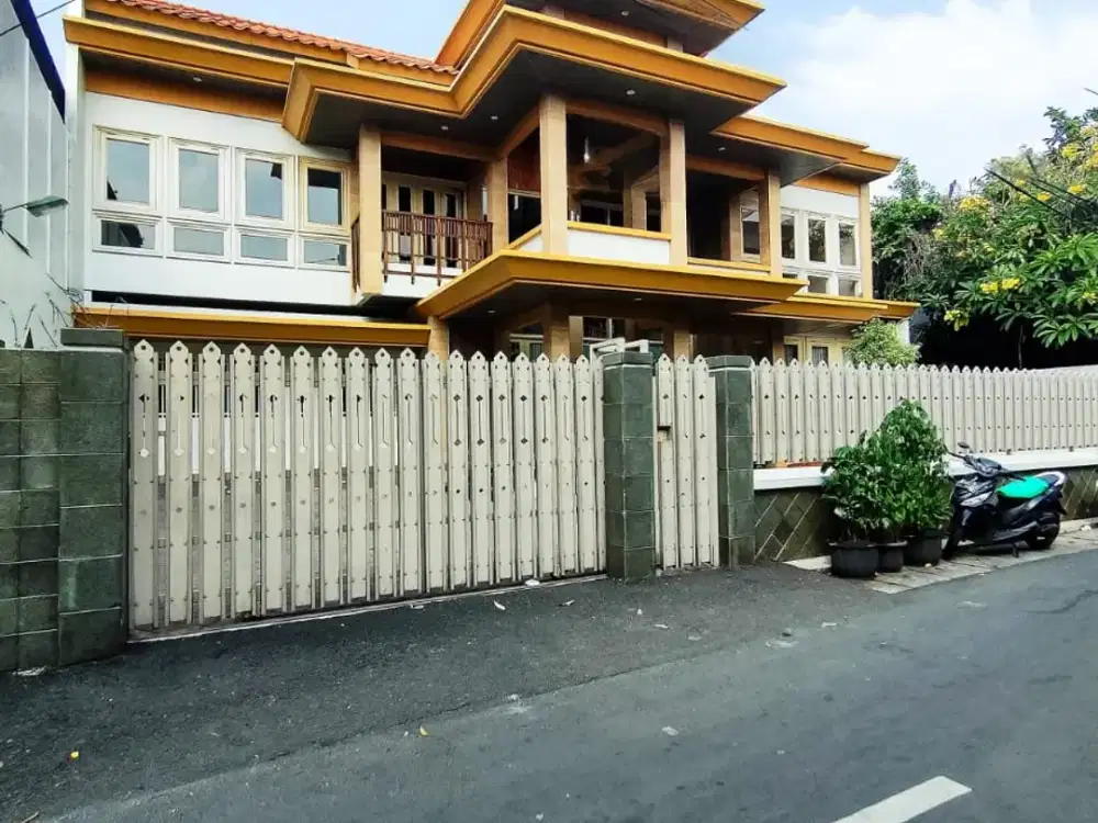 rumah siap huni lokasi stratregis dekat jalan raya otista cawang