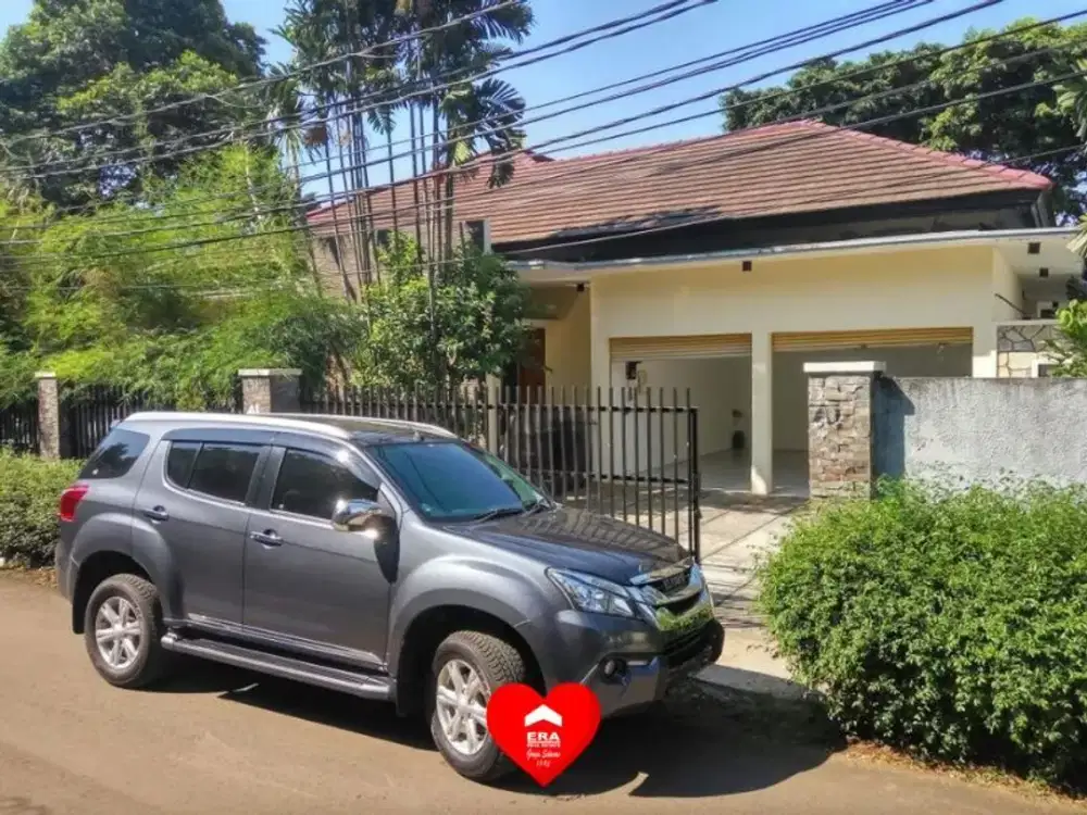 Rumah Sewa Ada Kolam Renang di Kemang Timur, Jakarta Selatan