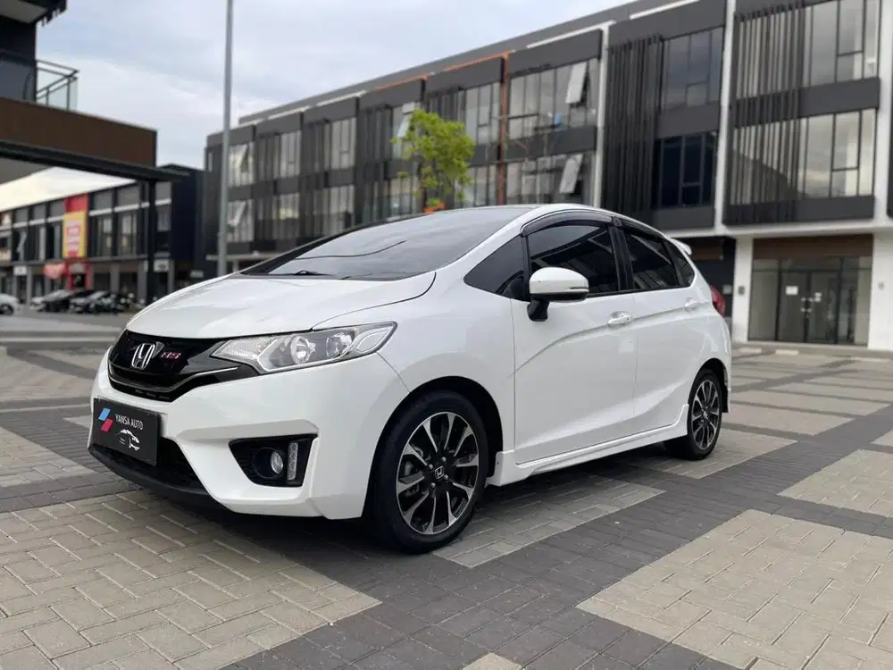 JAZZ RS 2016 PUTIH KM 70rb PAJAK PANJANG TANGAN PERTAMA SIAP PAKAI