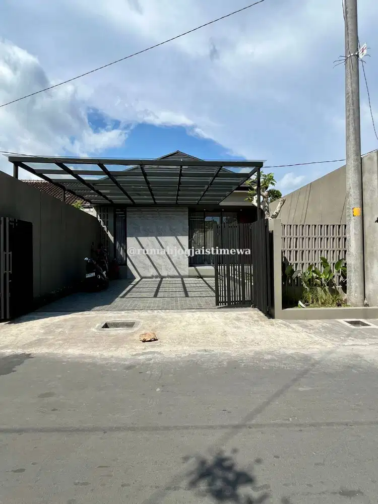 Rumah Baru Full Furniture Dengan Tanah Luas di Purwomartani