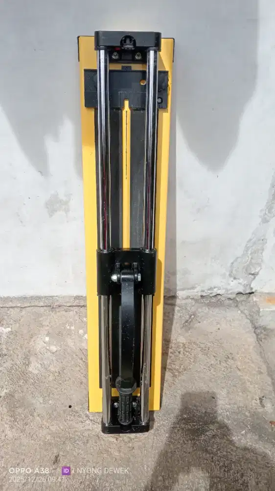 Mesin potong ketamik Blitz