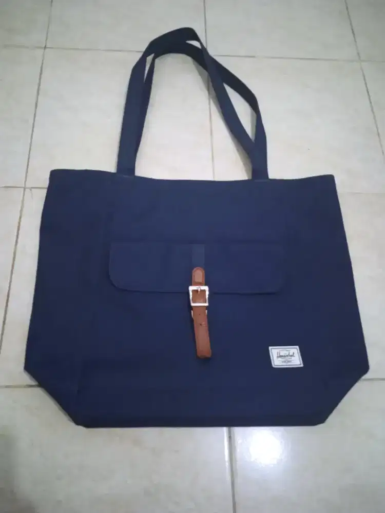 Totebag Lacoste dan hansel