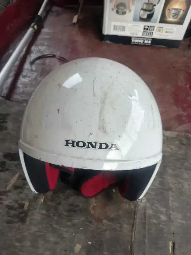 Helm Scoopy (SNI) lecet pemakaian dan tidak ada kaca original