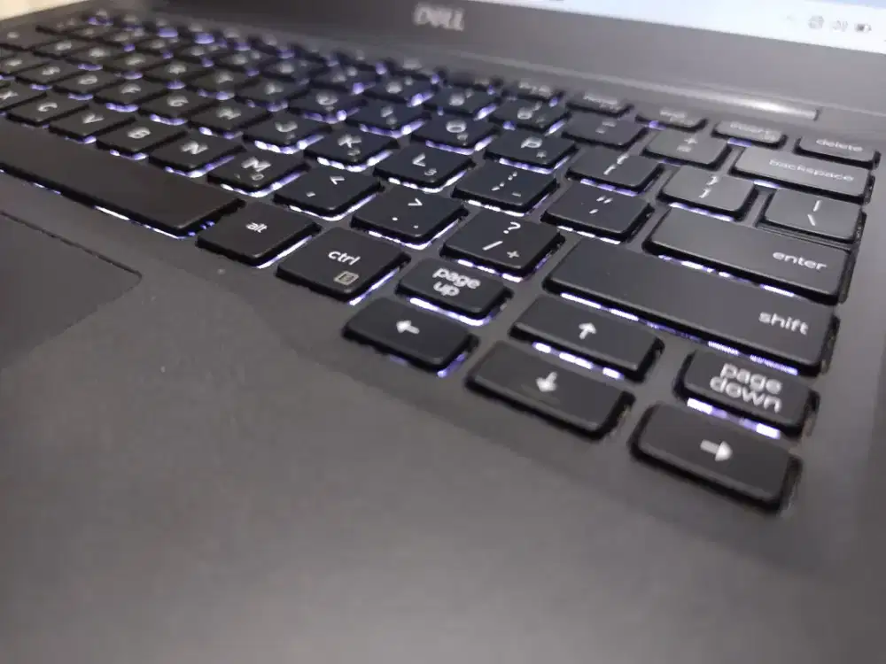 Dell 7300 i5-8265U ram 16gb,layar full HD,ssd 256gb