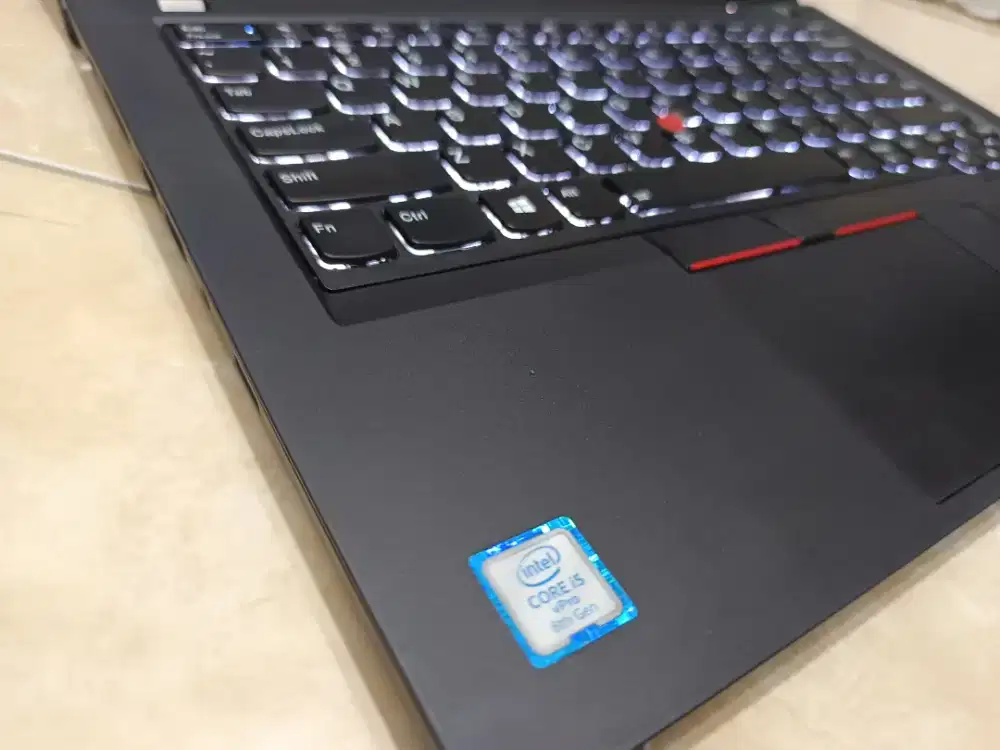 Thinkpad T490 core i5-8365U ram 8gb,ssd 256gb,layar full HD