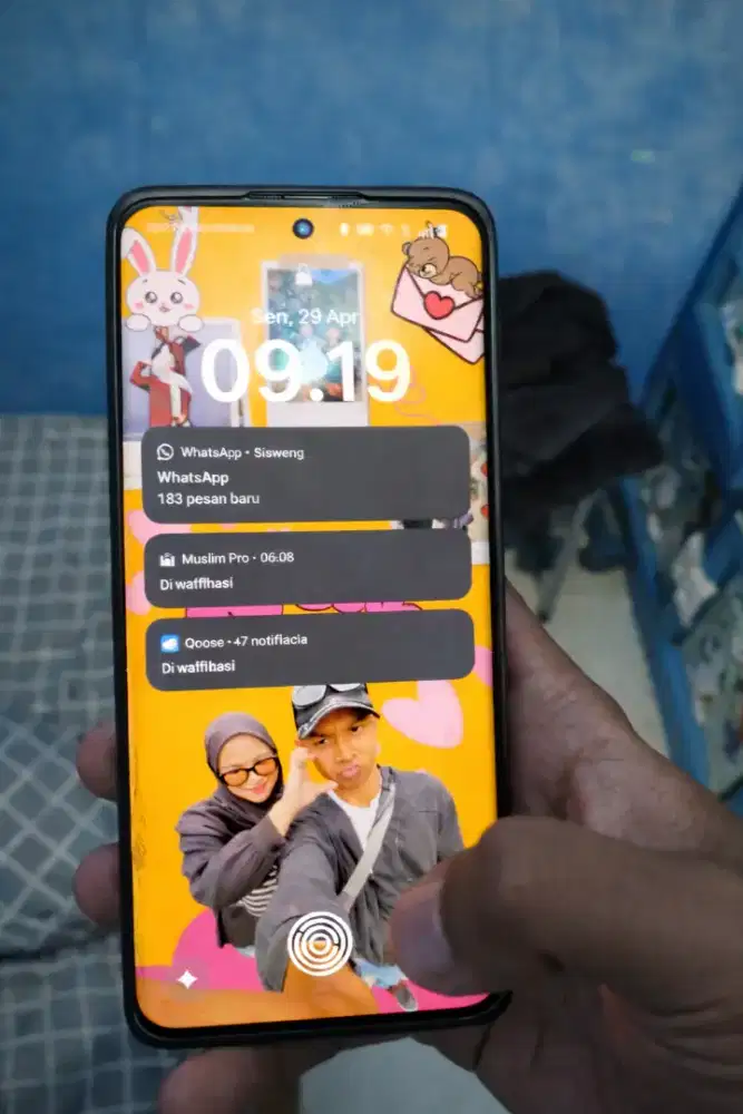 Realme 11 Pro 8/256 Minus Layar Retak di sebelah kiri