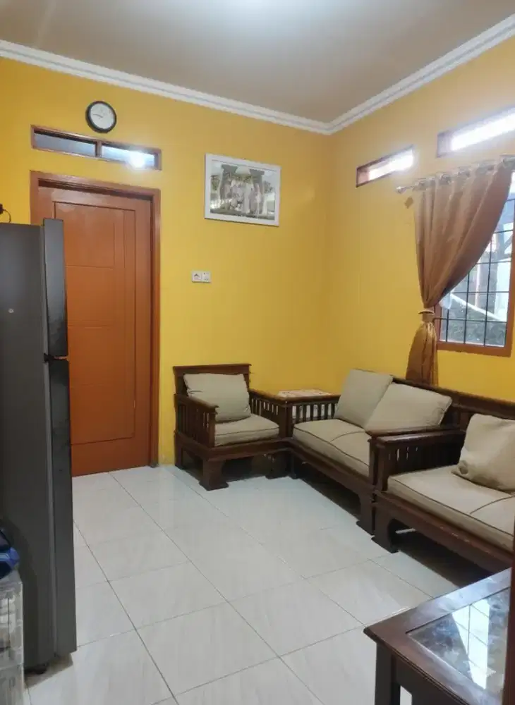 Jual cepat! RUMAH DICONDET harga nego,strategis, nyaman, potensi usaha