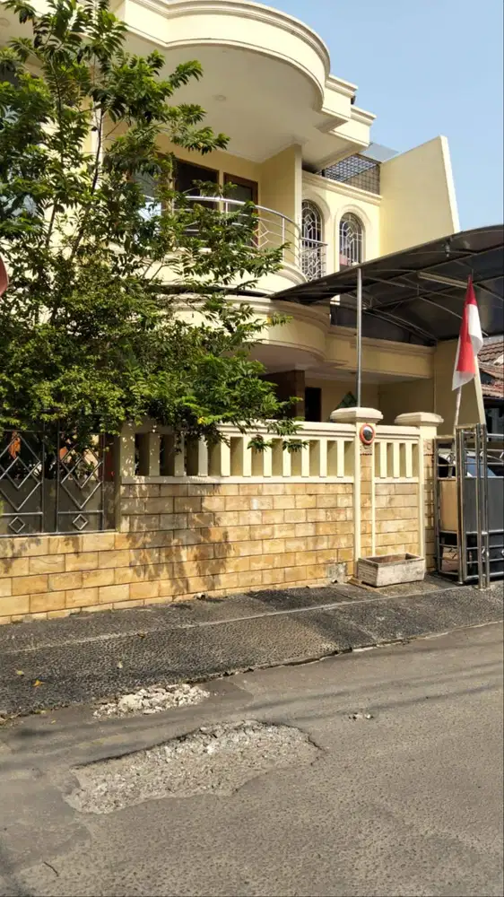 Rumah MewahTangan Pertama