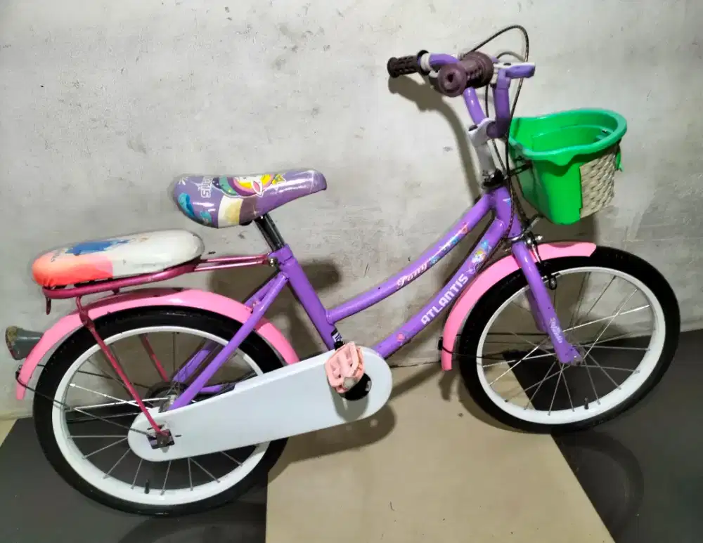 Sepeda anak ukuran 18 untuk usia 6 7 8 tahun ya