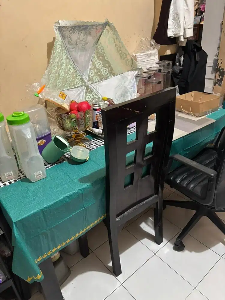 Meja makan 4 Meja 1