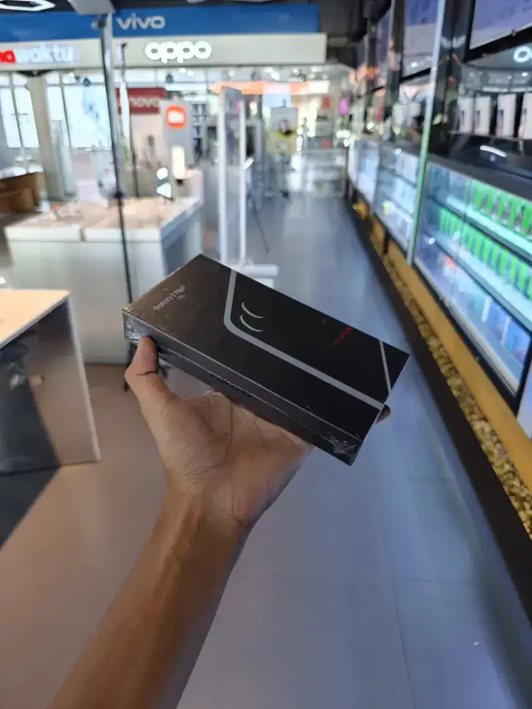 SAMSUNG GALAXY ZFLIP 7