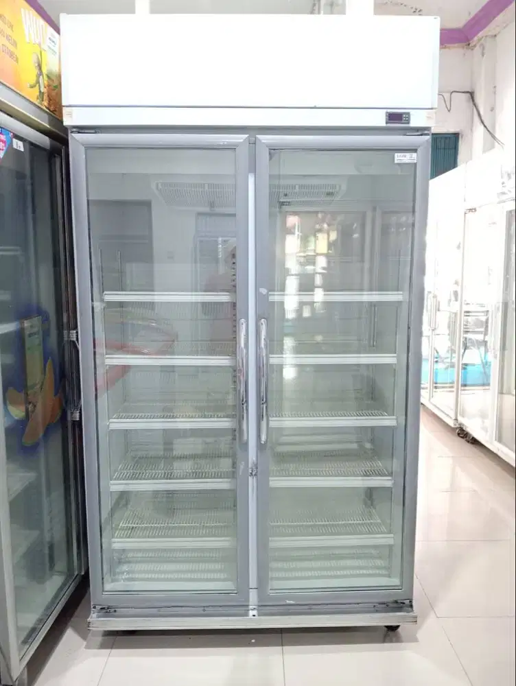 Jual showcase atau chiller 2 pintu bekas murah normal merk GEA 1000L